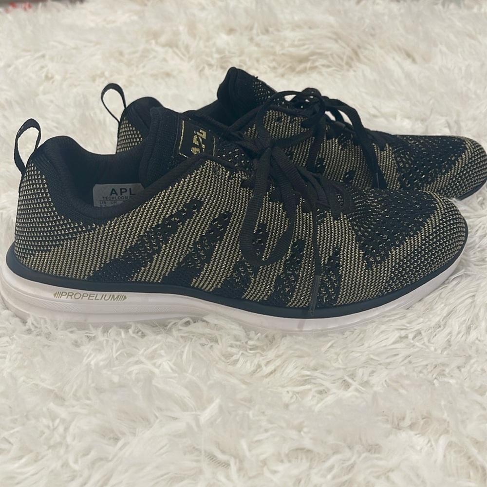 APL Athletic Propulsion Labs Techloom Pro Women’s sneakers size US 8.5